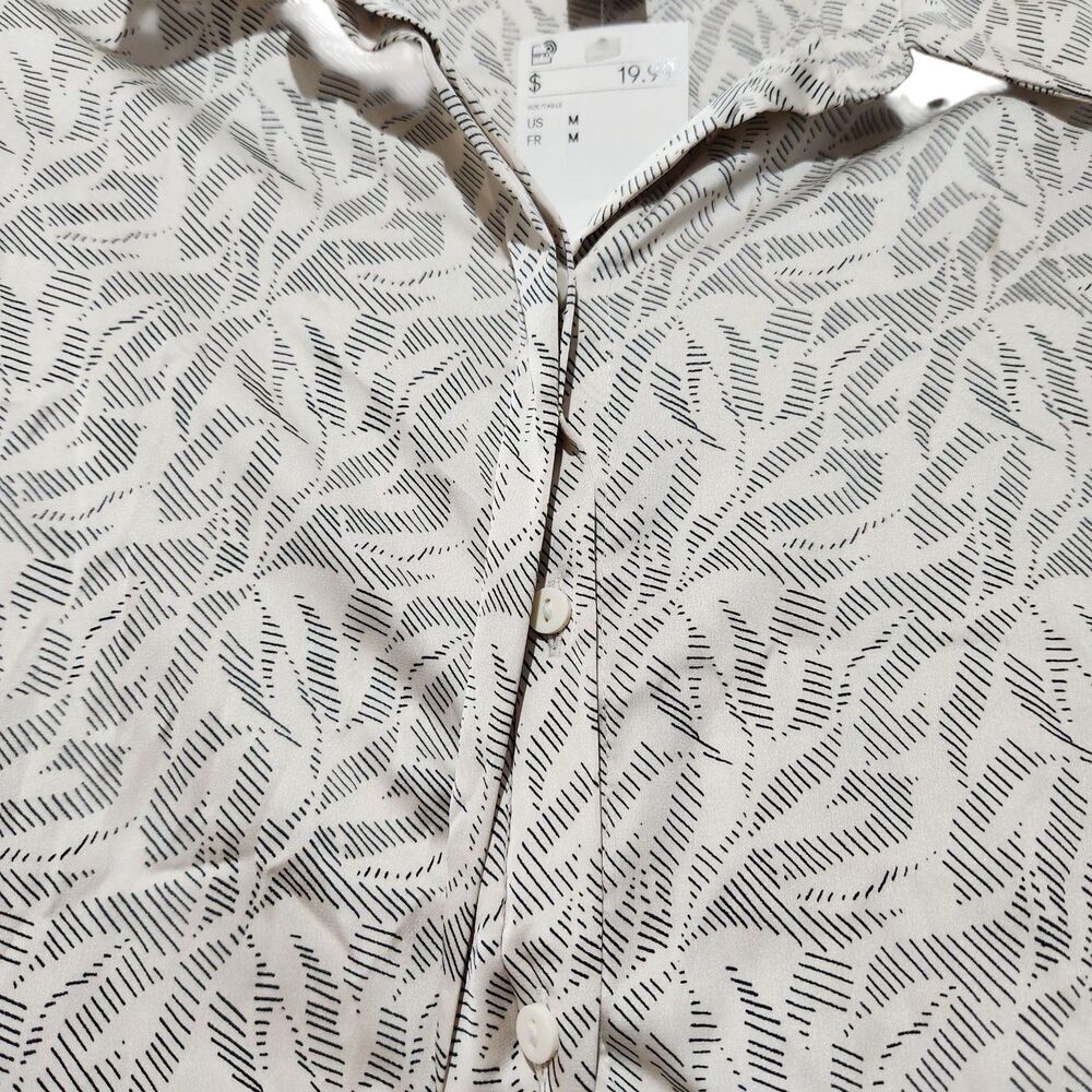 HM Silk Shirt Size Medium Hidden Buttons Long sleeve Lightweight - Picture 2 of 14